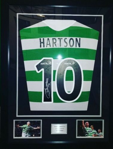 John Hartson Signed Celtic Fc Football Shirt In A Framed Presentation 